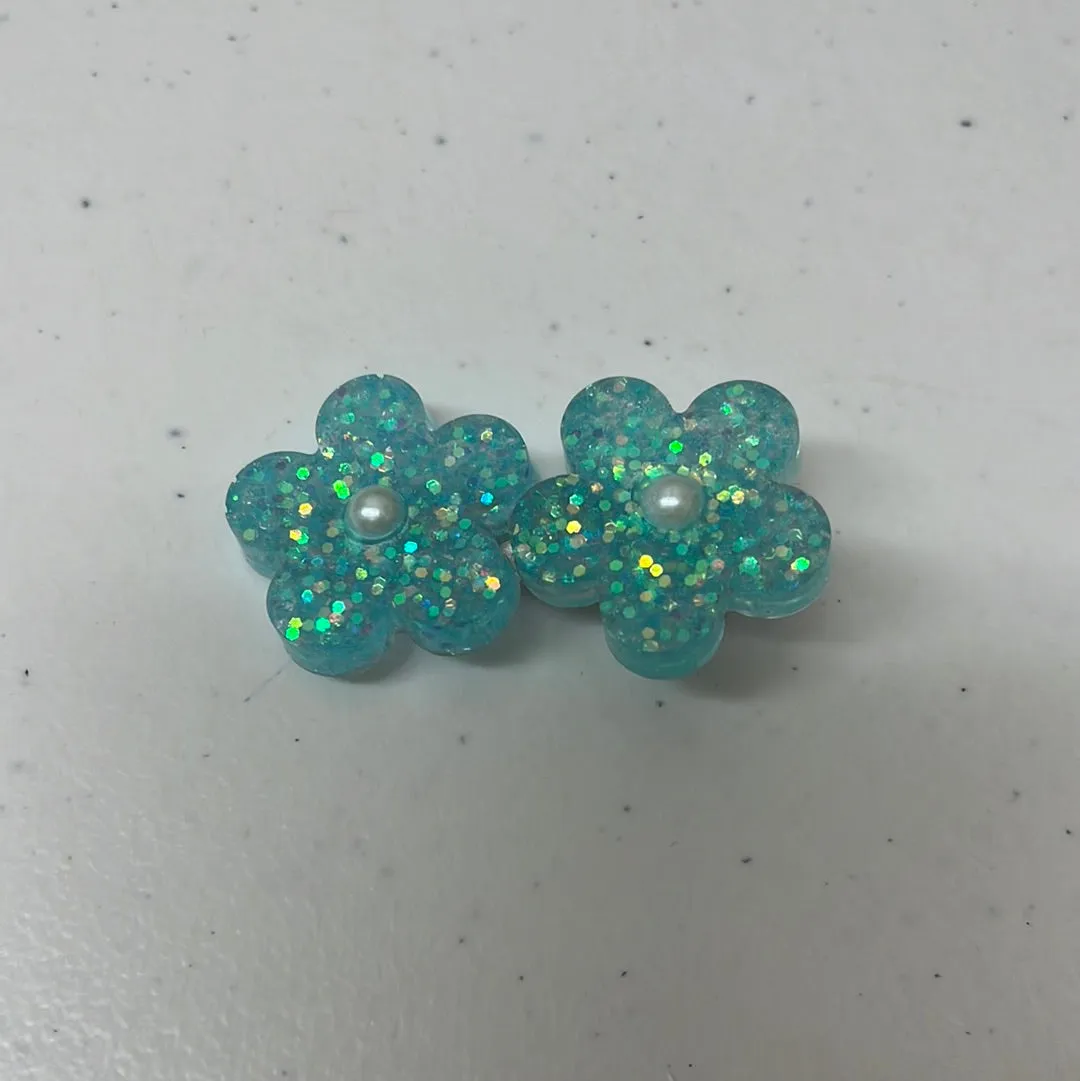 2 flowers resin hair clips