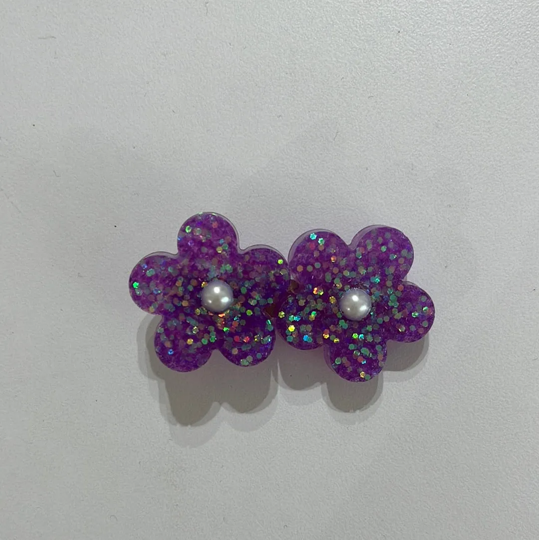 2 flowers resin hair clips