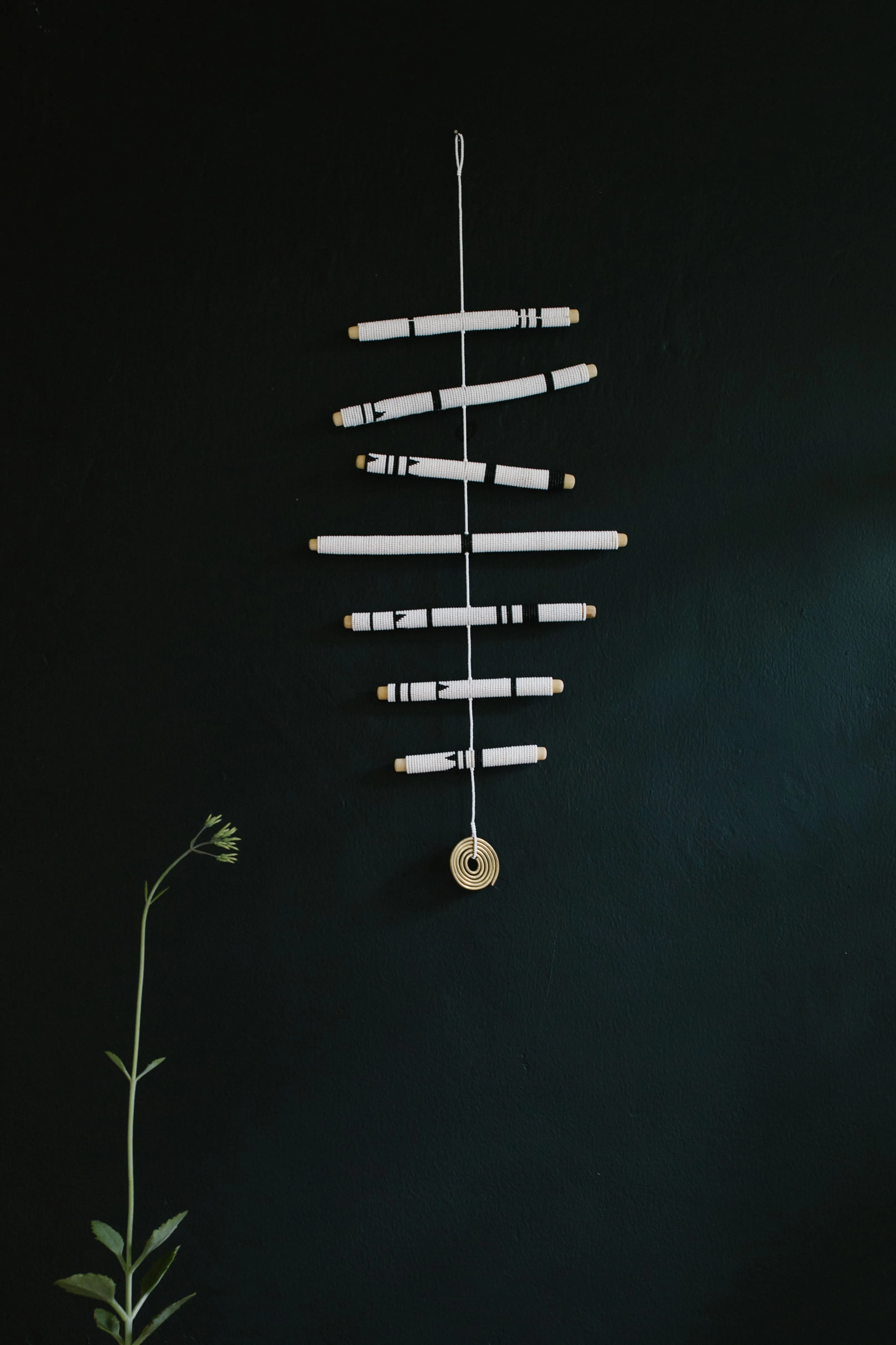 7 Stick Hanging Mobile - WHITE/BLACK