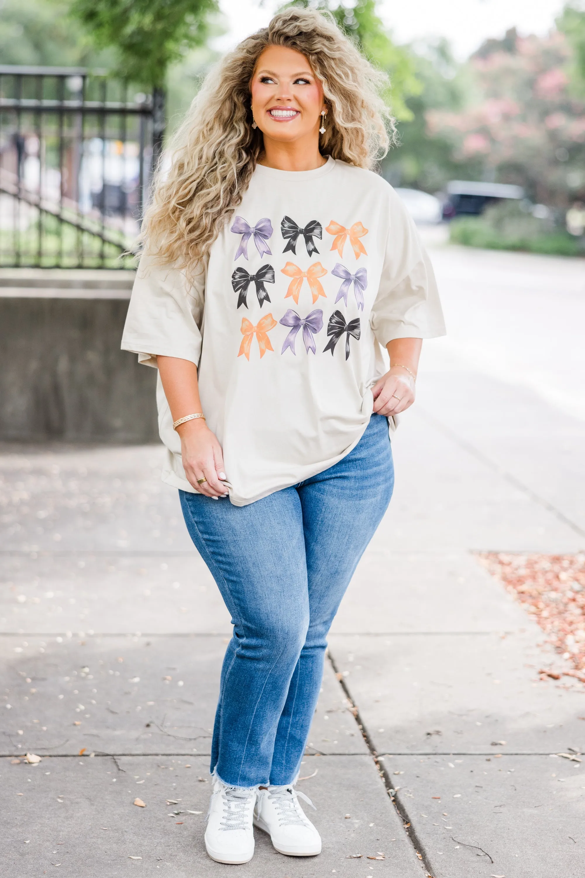 Bows of the Season Boyfriend Tee, Dust