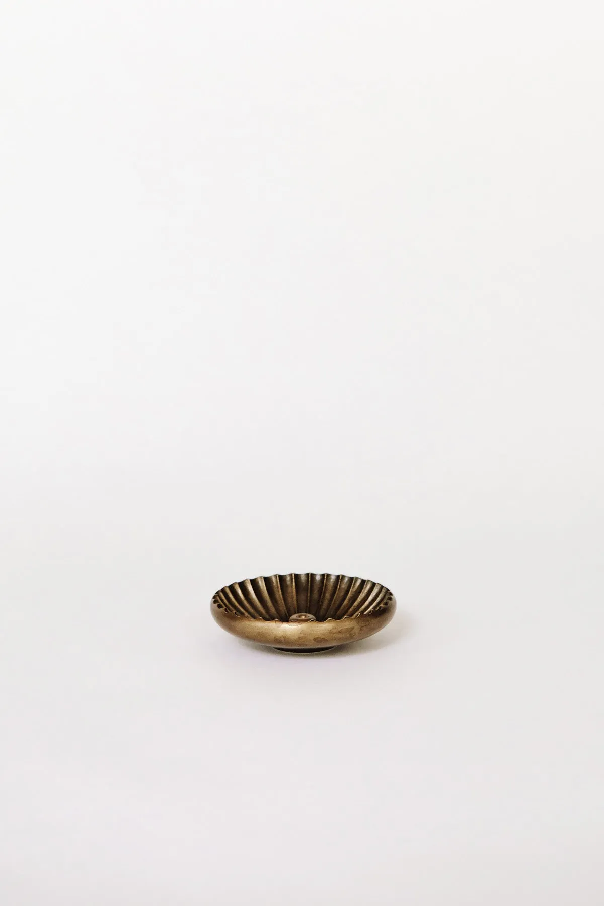 Chrysanthemum Incense Stand - Golden Brown