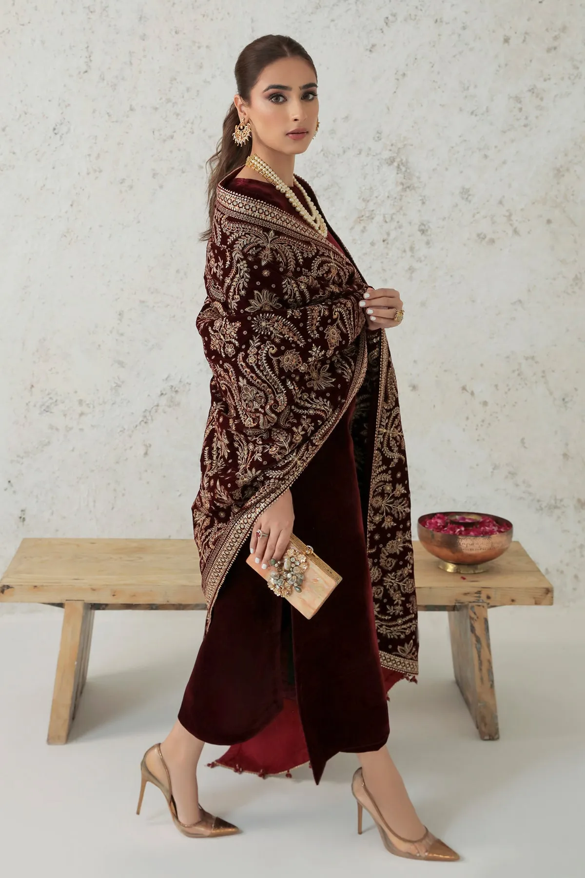 EMBROIDERED VELVET SHAWL VS-32