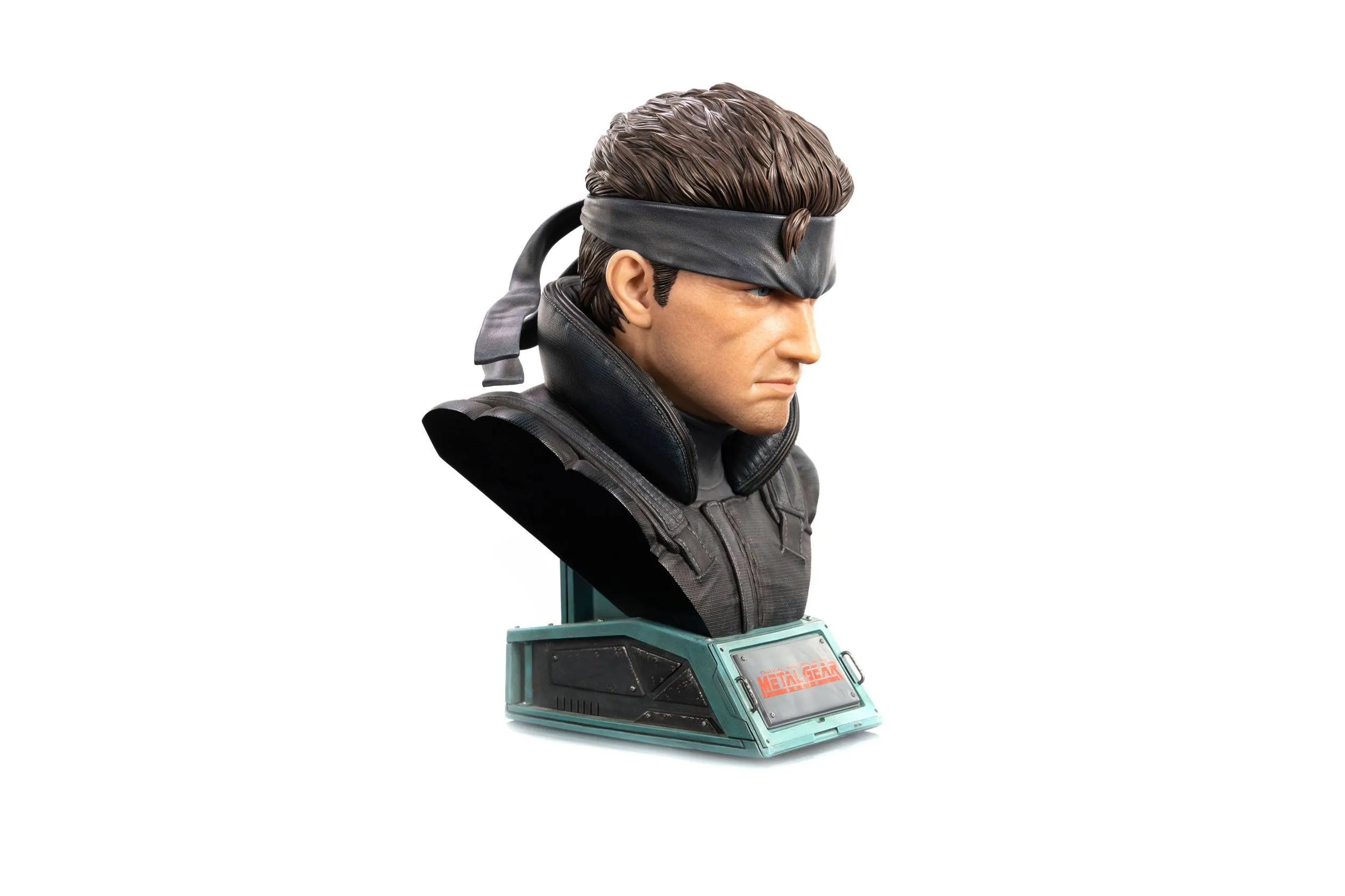 First 4 Figures Metal Gear Solid Solid Snake Life-Size Bust