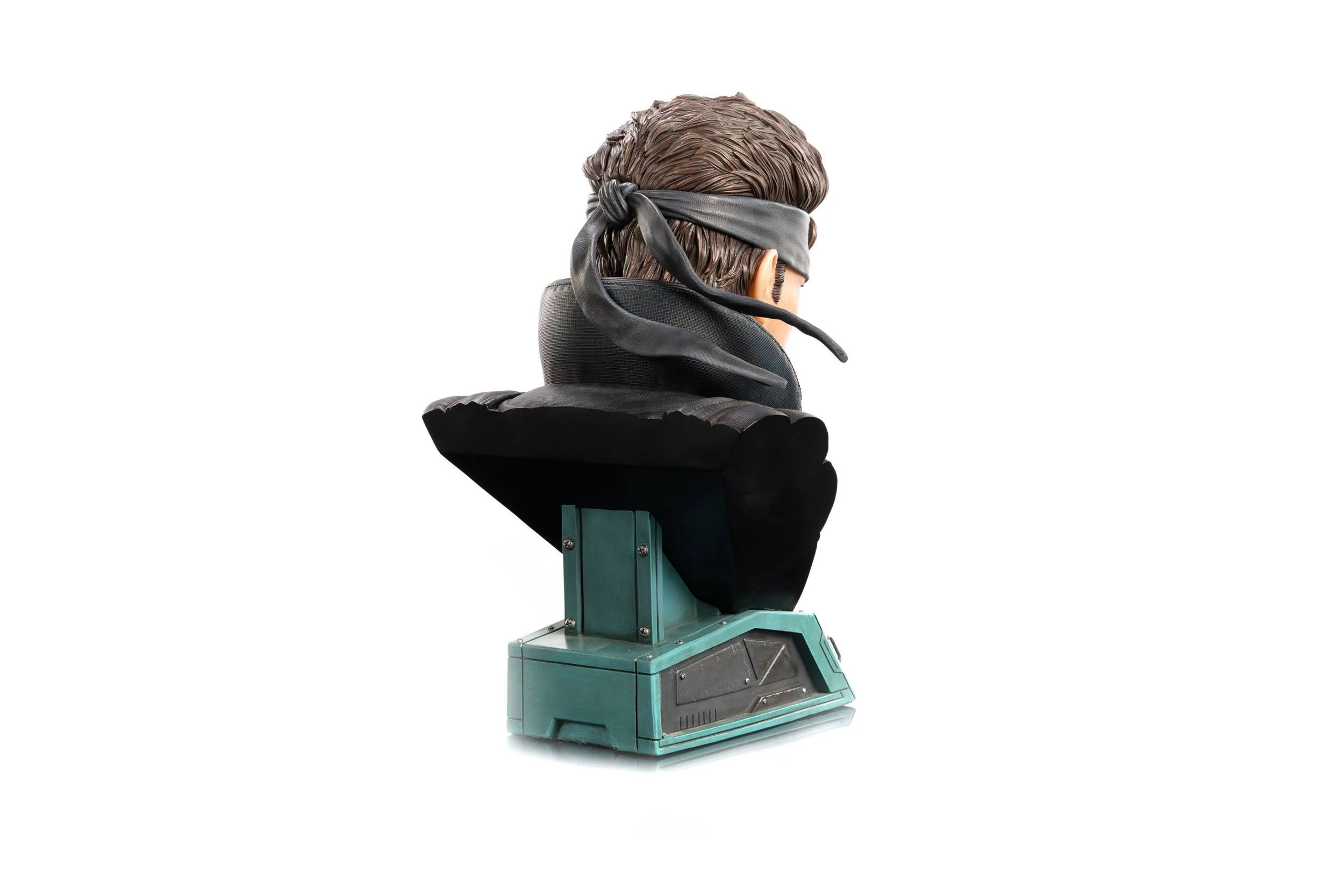 First 4 Figures Metal Gear Solid Solid Snake Life-Size Bust