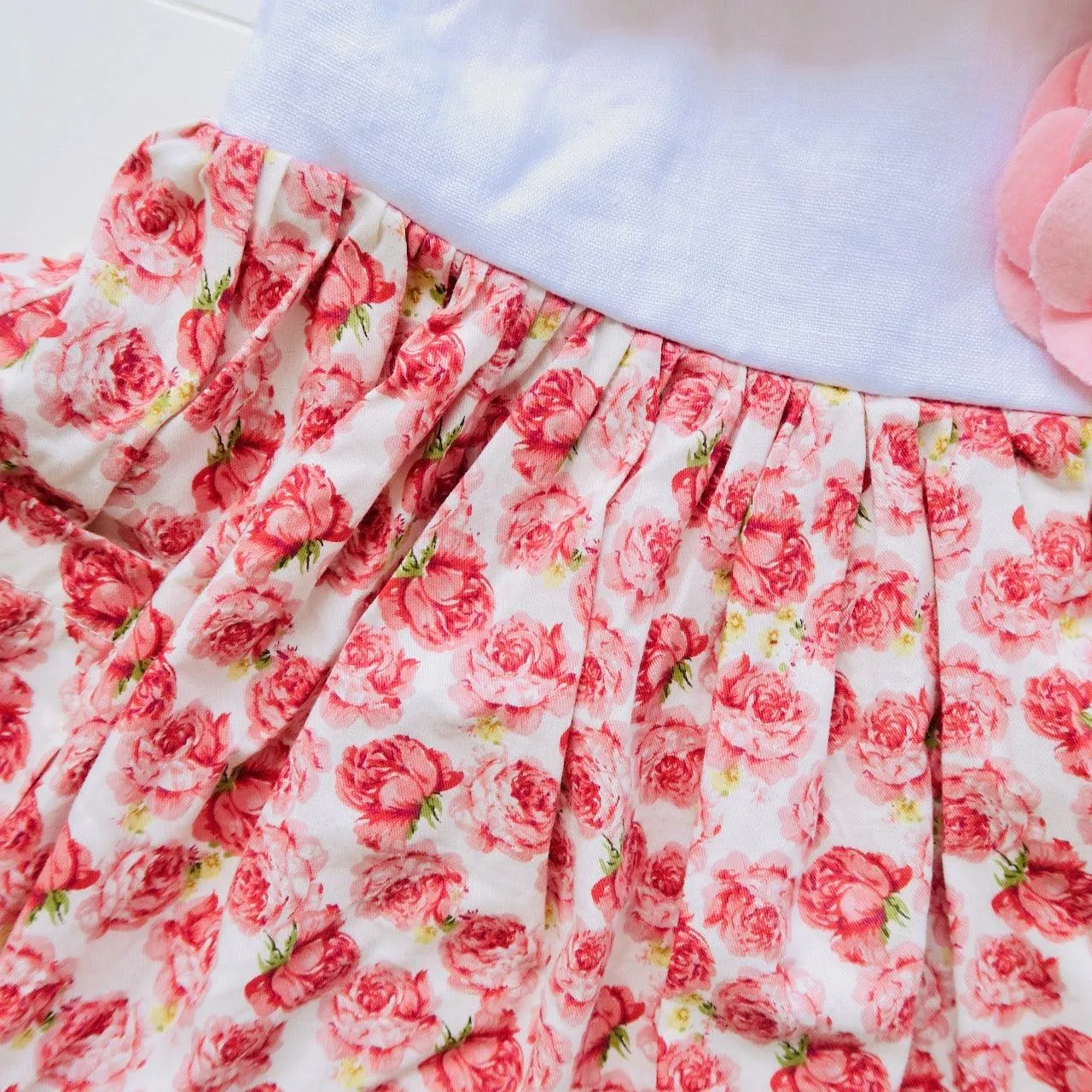 Poppy Ribbon Dress in Pretty Roses and White Linen