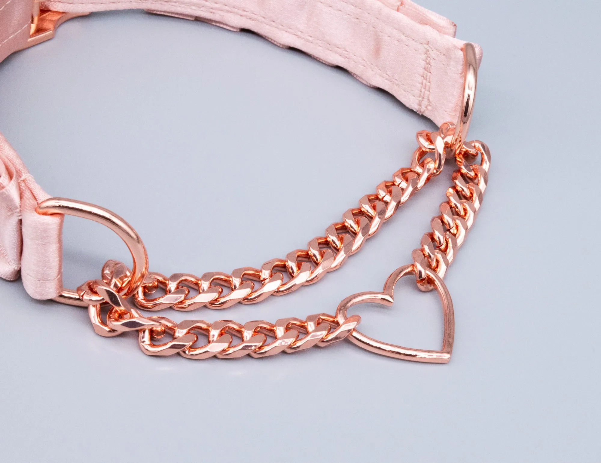 Rose Gold Petite Heart Ring Martingale Collar